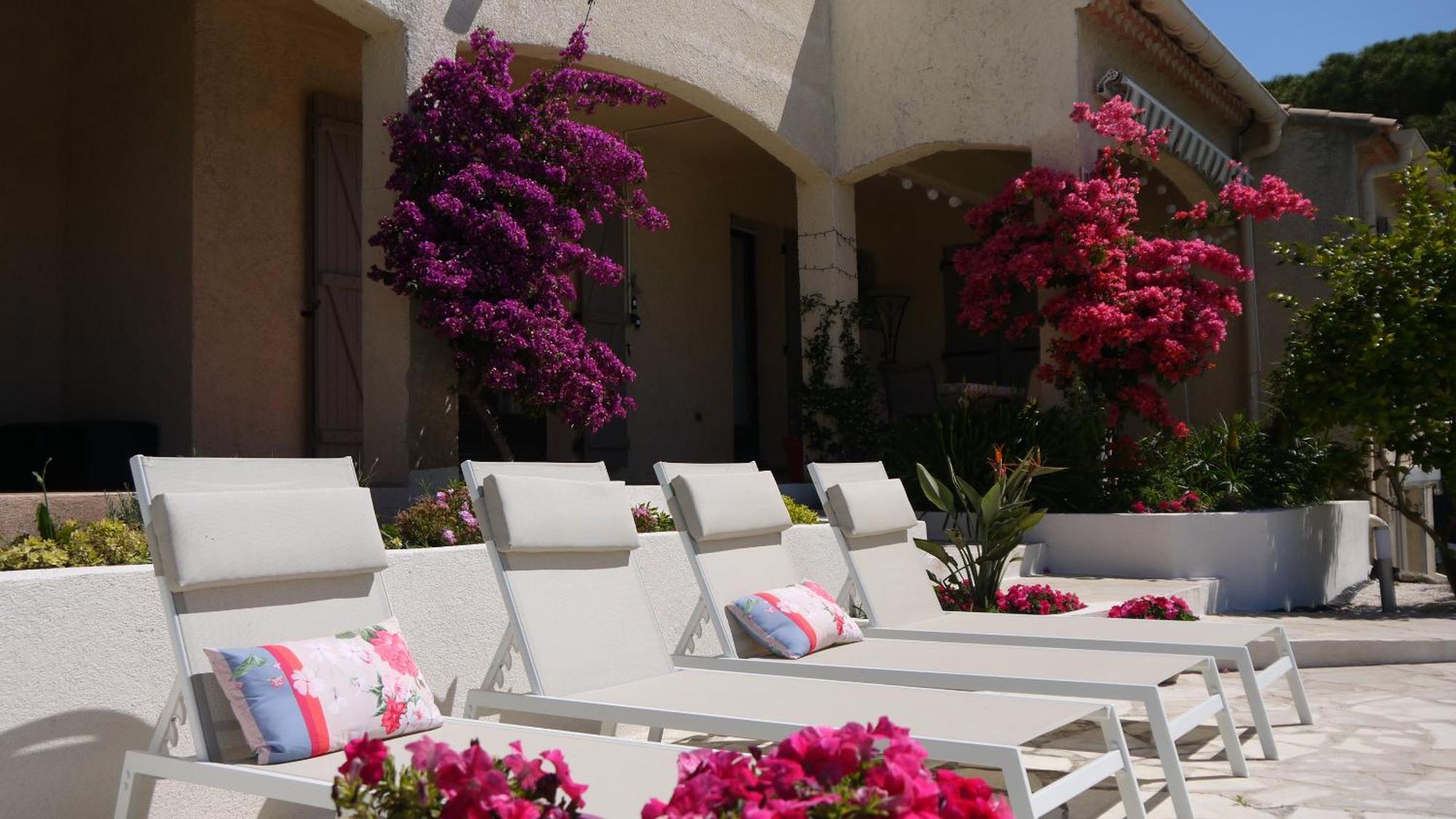 Grand Appartement Dans Maison Avec Piscine Privee Fréjus Exterior photo